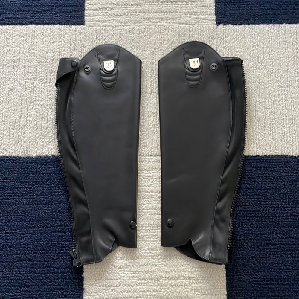 Tucci Harley half chaps, size small